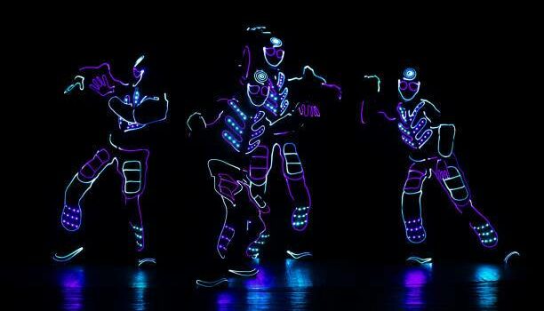 Tehno muzika inspiriše naučnike da stvaraju robotsku plesnu grupu!